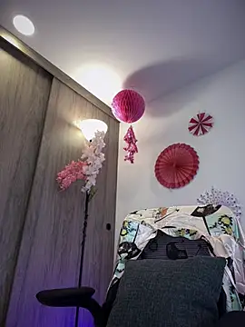 Snapshot of Rae_Lil_White chatting on 03-21-25, 11:23 Rae Lil White online show from 03-21-25, 11:23