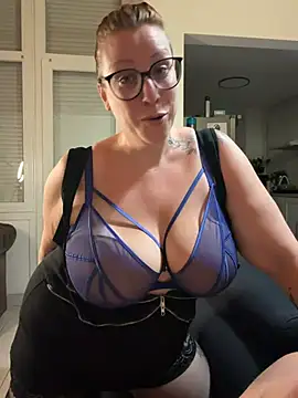 darkmoonsubmissive online show from 06-25-26, 08:13