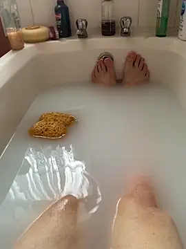 Snapshot of Russell1508 chatting on 03-24-26, 02:00 Russell1508 online show from 03-24-26, 02:00