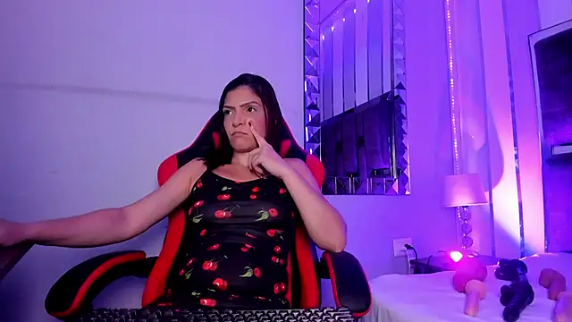 KatteMoss online show from 04-12-26, 05:23