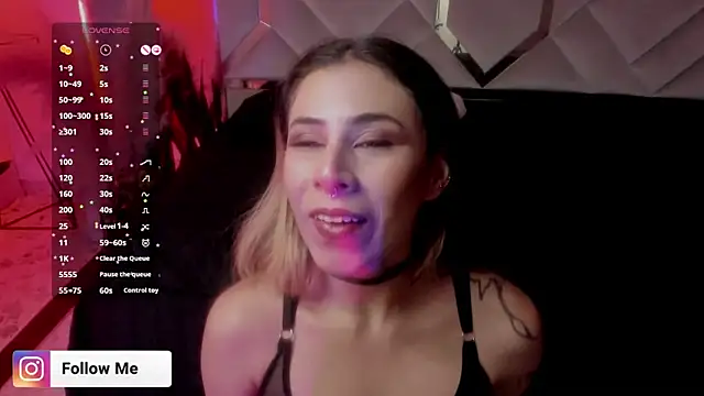 Snapshot of Sara_Foxx1 chatting on 02-25-26, 06:28 Sara Foxx1 online show from 02-25-26, 06:28