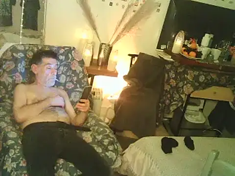 Snapshot of DaddyQuimHot chatting on 12-19-24, 03:29 DaddyQuimHot online show from 12-19-24, 03:29