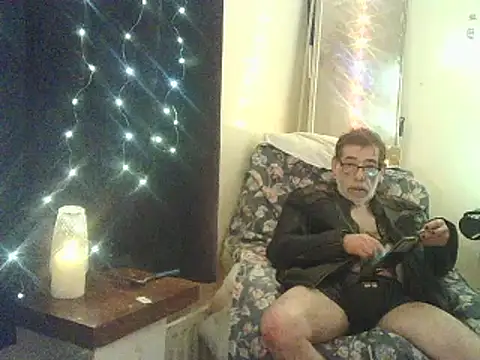 Snapshot of DaddyQuimHot chatting on 02-12-25, 01:52 DaddyQuimHot online show from 02-12-25, 01:52