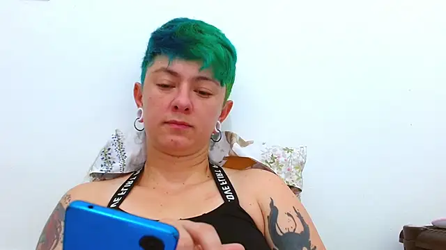 Snapshot of tomboyblue chatting on 02-05-26, 03:27 tomboyblue online show from 02-05-26, 03:27