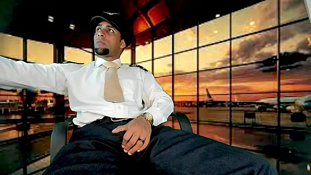 Snapshot of Paolo_johnson chatting on 02-28-25, 03:48 Paolo johnson online show from 02-28-25, 03:48