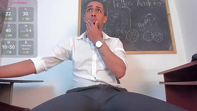 Snapshot of Paolo_johnson chatting on 03-19-25, 11:39 Paolo johnson online show from 03-19-25, 11:39