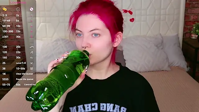 Lisa Adam online show from 04-18-26, 04:11