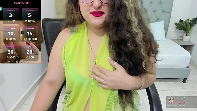 Snapshot of niraksil chatting on 01-29-25, 12:24 niraksil online show from 01-29-25, 12:24