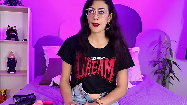 Snapshot of SophieGomez22 chatting on 04-25-26, 11:13 SophieGomez22 online show from 04-25-26, 11:13