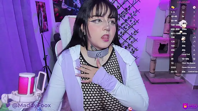 Snapshot of MaddyFooxx chatting on 05-27-26, 11:13 MaddyFooxx online show from 05-27-26, 11:13