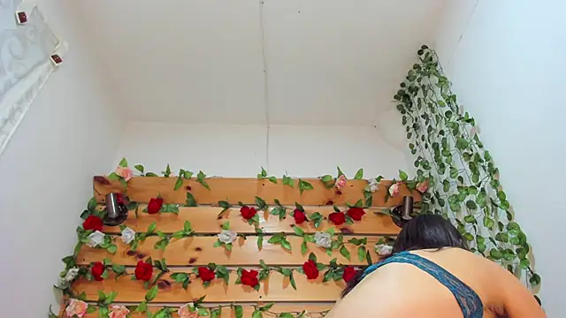 daniela casallas  online show from 03-20-25, 05:36