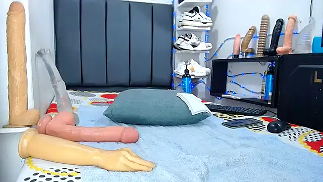 Snapshot of LaGersoon chatting on 11-14-25, 09:24 LaGersoon online show from 11-14-25, 09:24