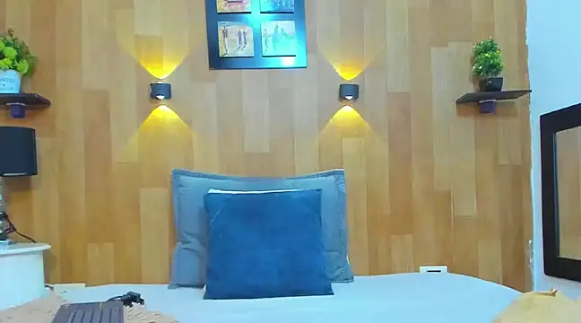 marianaa90 online show from 02-21-25, 07:21