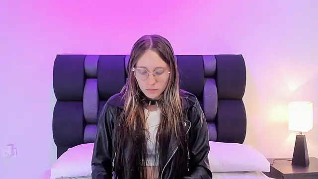 Snapshot of Siouxsie_cenobite chatting on 12-20-24, 11:00 Siouxsie cenobite online show from 12-20-24, 11:00
