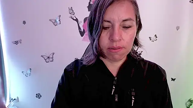 Lady breaks hearts online show from 04-21-26, 12:44