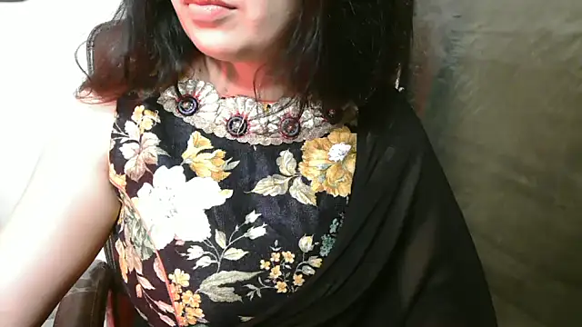 Snapshot of urvashihott chatting on 02-19-26, 05:20 urvashihott online show from 02-19-26, 05:20