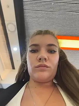 Snapshot of Holy_Tereza chatting on 07-14-26, 03:40 Holy Tereza online show from 07-14-26, 03:40