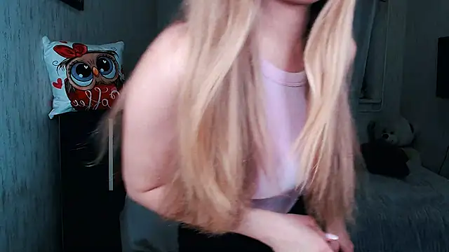 Snapshot of _KittyBoo chatting on 11-22-25, 07:18 KittyBoo online show from 11-22-25, 07:18