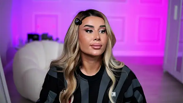 EvaZane online show from 10-26-25, 08:15