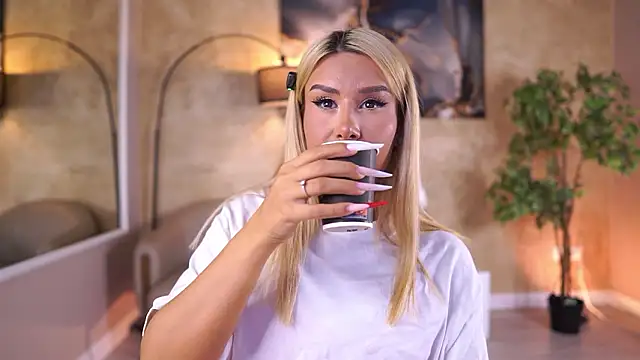 EvaZane online show from 03-13-26, 08:48