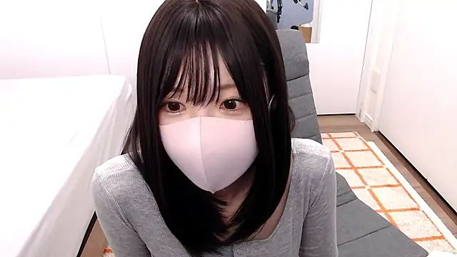 Snapshot of _mi_tsu_ki_ chatting on 10-13-25, 04:23 mi tsu ki online show from 10-13-25, 04:23