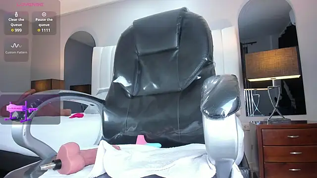 Snapshot of vanity_sex chatting on 12-30-24, 02:51 vanity sex online show from 12-30-24, 02:51