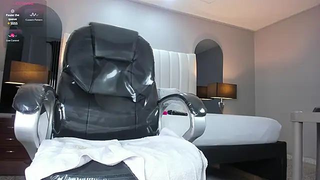 Snapshot of vanity_sex chatting on 01-18-25, 02:44 vanity sex online show from 01-18-25, 02:44