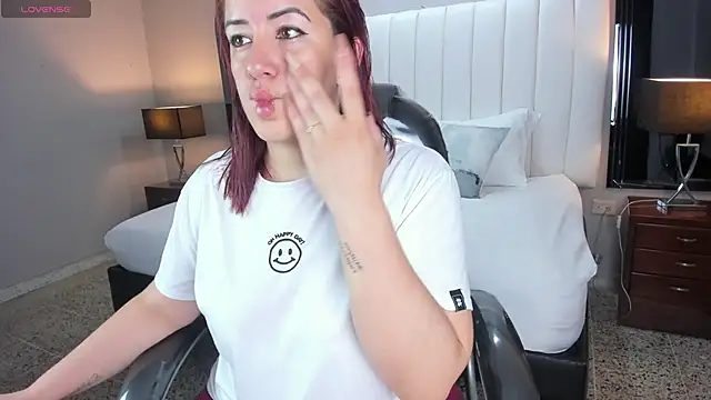 Snapshot of vanity_sex chatting on 01-30-25, 11:33 vanity sex online show from 01-30-25, 11:33