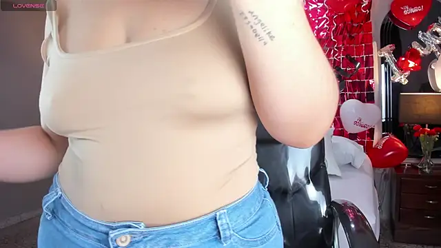 Snapshot of vanity_sex chatting on 02-15-25, 11:39 vanity sex online show from 02-15-25, 11:39