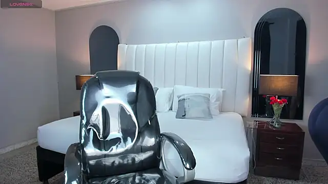 Snapshot of vanity_sex chatting on 02-25-25, 11:41 vanity sex online show from 02-25-25, 11:41