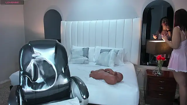 Snapshot of vanity_sex chatting on 03-06-25, 11:47 vanity sex online show from 03-06-25, 11:47