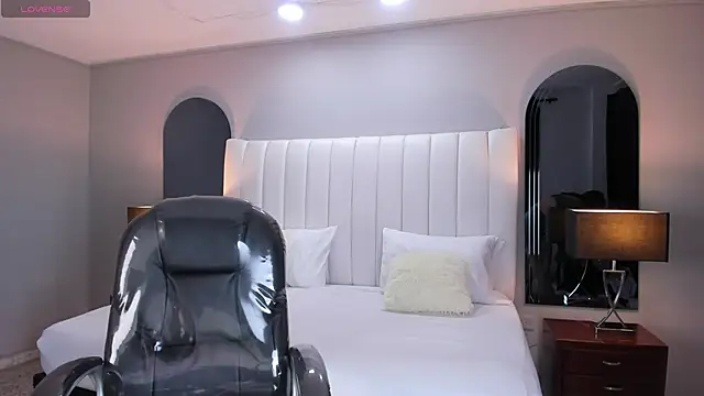 Snapshot of vanity_sex chatting on 09-09-25, 11:43 vanity sex online show from 09-09-25, 11:43