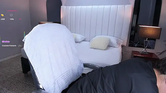 Snapshot of vanity_sex chatting on 10-21-25, 11:44 vanity sex online show from 10-21-25, 11:44