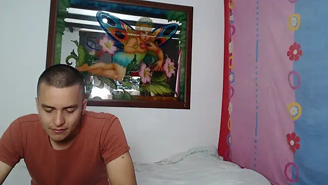 Snapshot of lizandandrew_hot chatting on 03-23-25, 12:58 lizandandrew hot online show from 03-23-25, 12:58