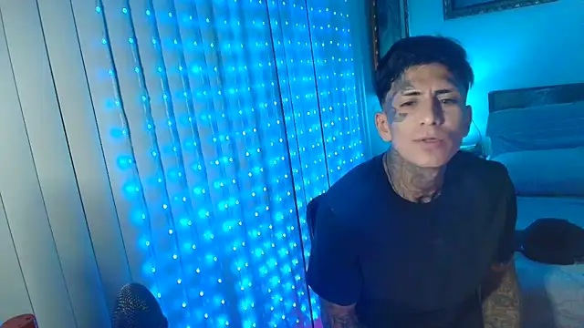 Snapshot of Papinine6 chatting on 09-10-25, 08:25 Papinine6 online show from 09-10-25, 08:25