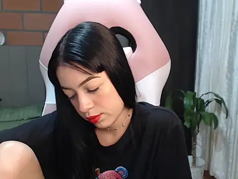 Snapshot of Caribbean_beauty_ chatting on 02-03-25, 11:05 Caribbean beauty online show from 02-03-25, 11:05