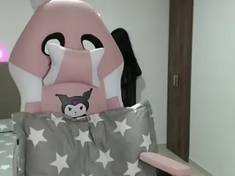 Snapshot of Caribbean_beauty_ chatting on 02-24-25, 01:35 Caribbean beauty online show from 02-24-25, 01:35