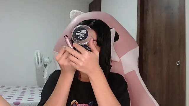 Snapshot of Caribbean_beauty_ chatting on 03-16-25, 01:38 Caribbean beauty online show from 03-16-25, 01:38