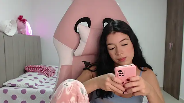 Snapshot of Caribbean_beauty_ chatting on 03-20-25, 01:46 Caribbean beauty online show from 03-20-25, 01:46