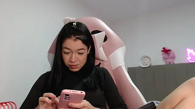 Snapshot of Caribbean_beauty_ chatting on 03-23-25, 04:27 Caribbean beauty online show from 03-23-25, 04:27