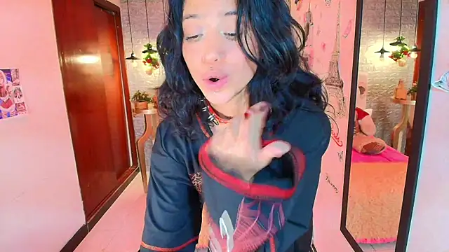 Snapshot of REDHOTTER_ chatting on 01-15-25, 01:56 REDHOTTER online show from 01-15-25, 01:56