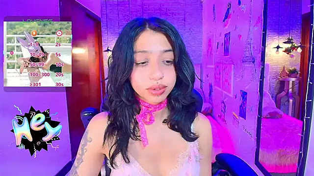 Snapshot of REDHOTTER_ chatting on 01-23-25, 08:02 REDHOTTER online show from 01-23-25, 08:02