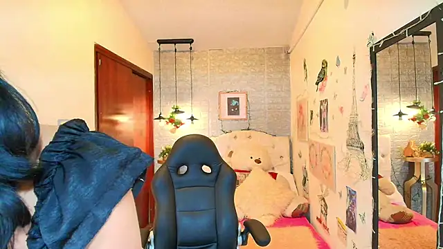 Snapshot of REDHOTTER_ chatting on 01-29-25, 07:53 REDHOTTER online show from 01-29-25, 07:53
