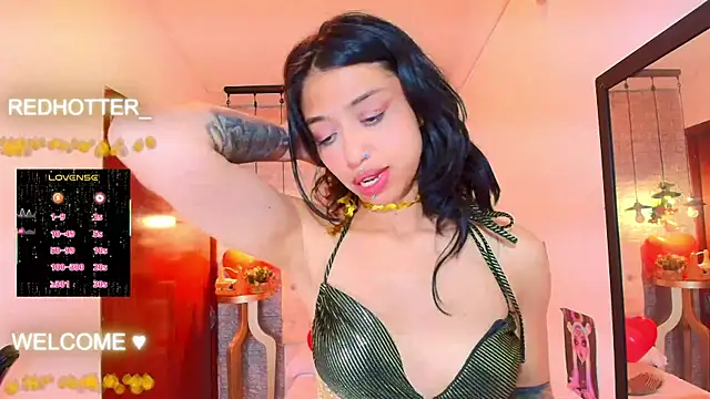 Snapshot of REDHOTTER_ chatting on 02-26-25, 02:15 REDHOTTER online show from 02-26-25, 02:15
