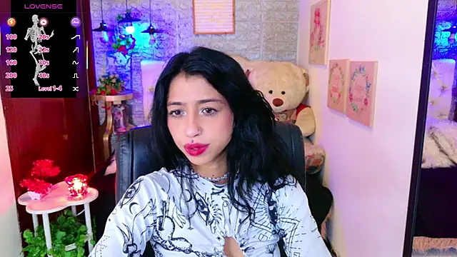 Snapshot of REDHOTTER_ chatting on 09-26-25, 08:02 REDHOTTER online show from 09-26-25, 08:02