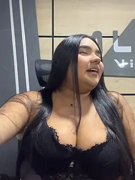 Snapshot of little_lissiee chatting on 06-25-26, 11:09 little lissiee online show from 06-25-26, 11:09