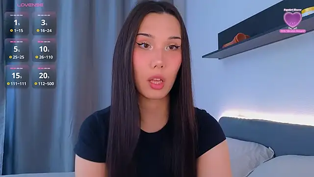 Snapshot of Kaia_Sunshine_Mia chatting on 06-19-26, 02:32 Kaia Sunshine Mia online show from 06-19-26, 02:32