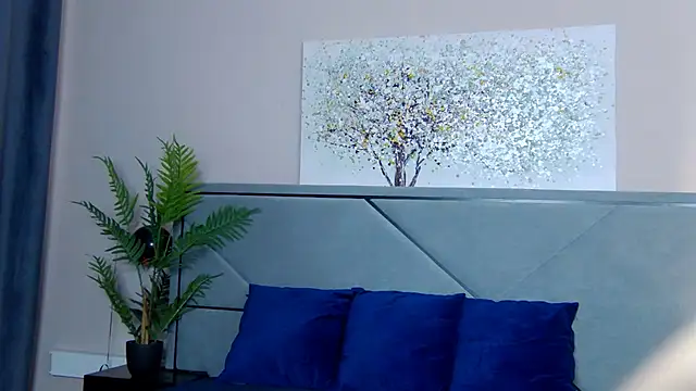 Snapshot of NicoleRosss chatting on 11-10-25, 10:03 NicoleRosss online show from 11-10-25, 10:03