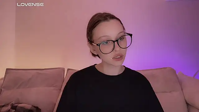 Snapshot of yourconcept chatting on 12-03-25, 06:17 yourconcept online show from 12-03-25, 06:17