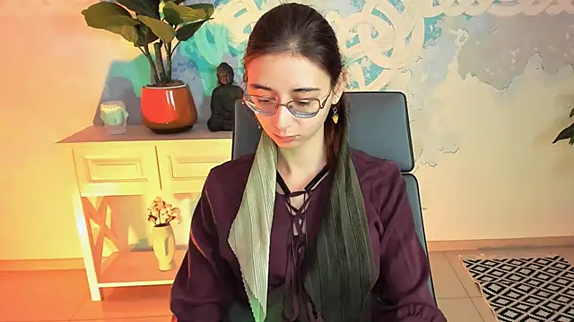 Orianna Fox online show from 10-17-25, 09:12
